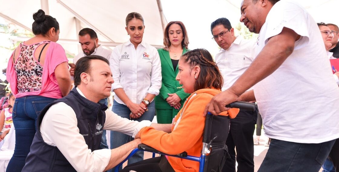 Antes, credencializar a personas con discapacidad tardaba un año, ahora con Marisol y Esteban el proceso es ágil