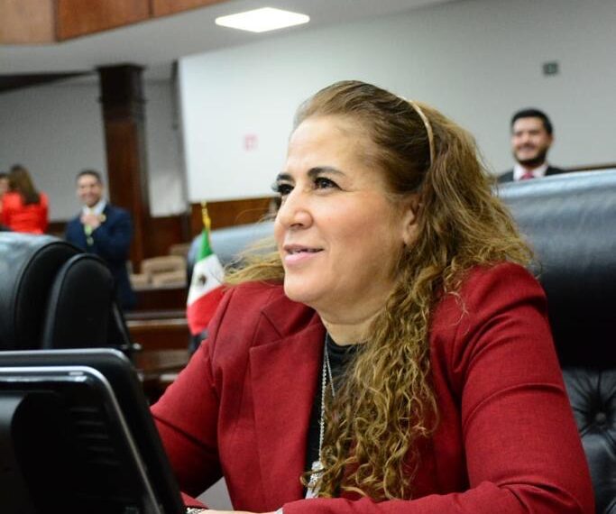 Que transporte público sea seguro para Durango: Alejandra del Valle