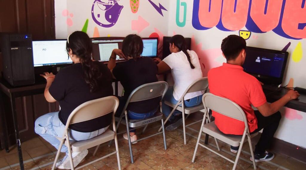 Invitan a estudiantes a utilizar servicios de “Centro Joven”