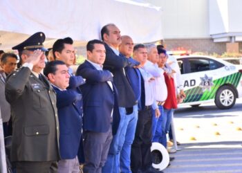 Ayuntamiento de Gómez Palacio presenta sus respetos a la Marina Nacional