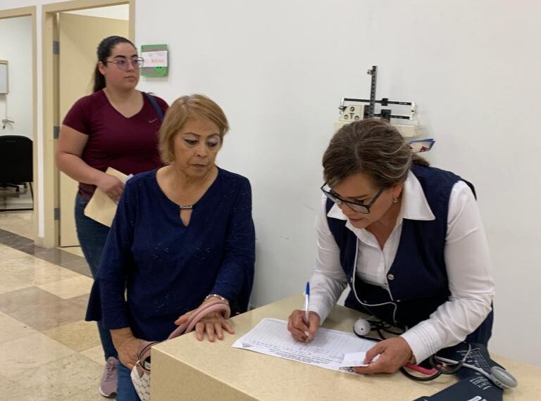 Culmina revisión a pacientes que serán operados de cataratas