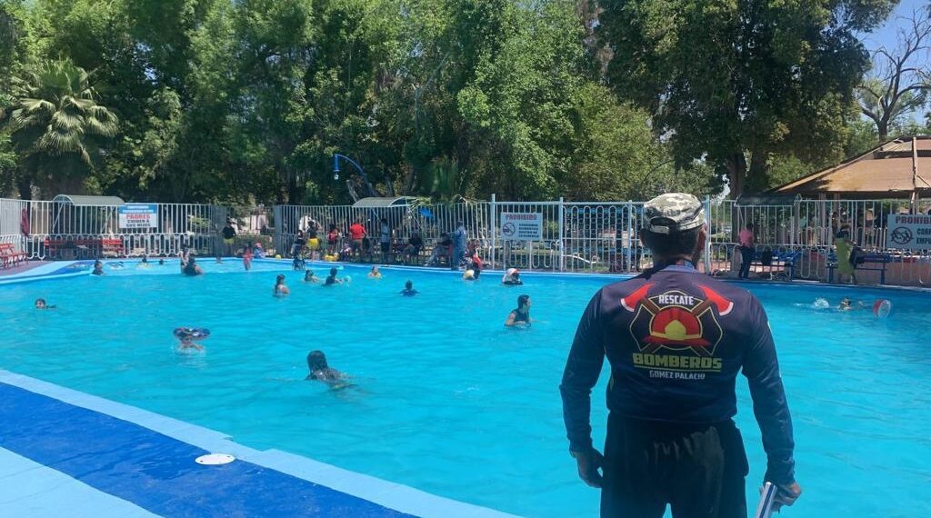 La alberca del Parque Morelos, un espacio para disfrutar durante las vacaciones