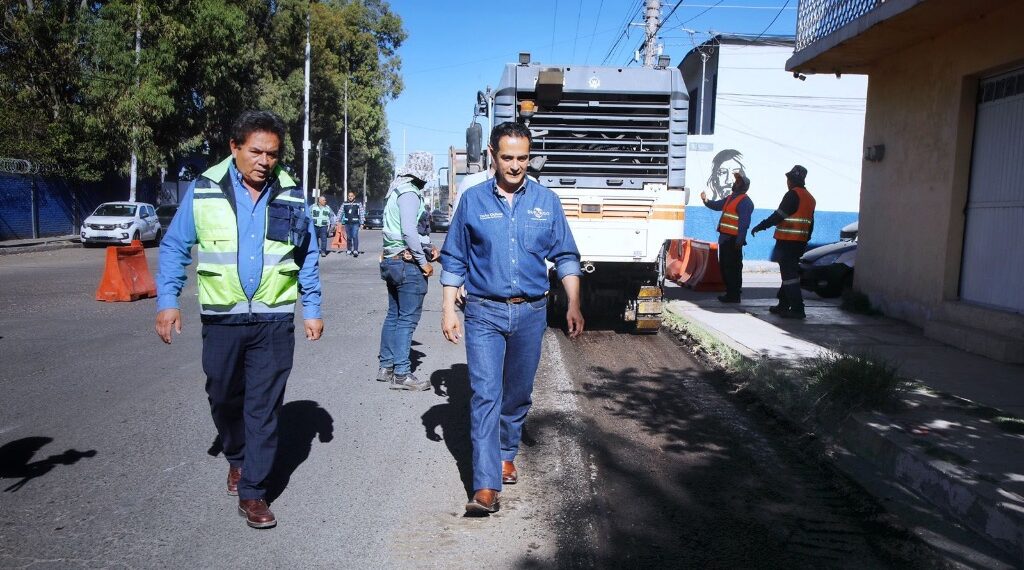 Nos preparamos ante las lluvias con pavimentación y bacheo de calles: Toño Ochoa