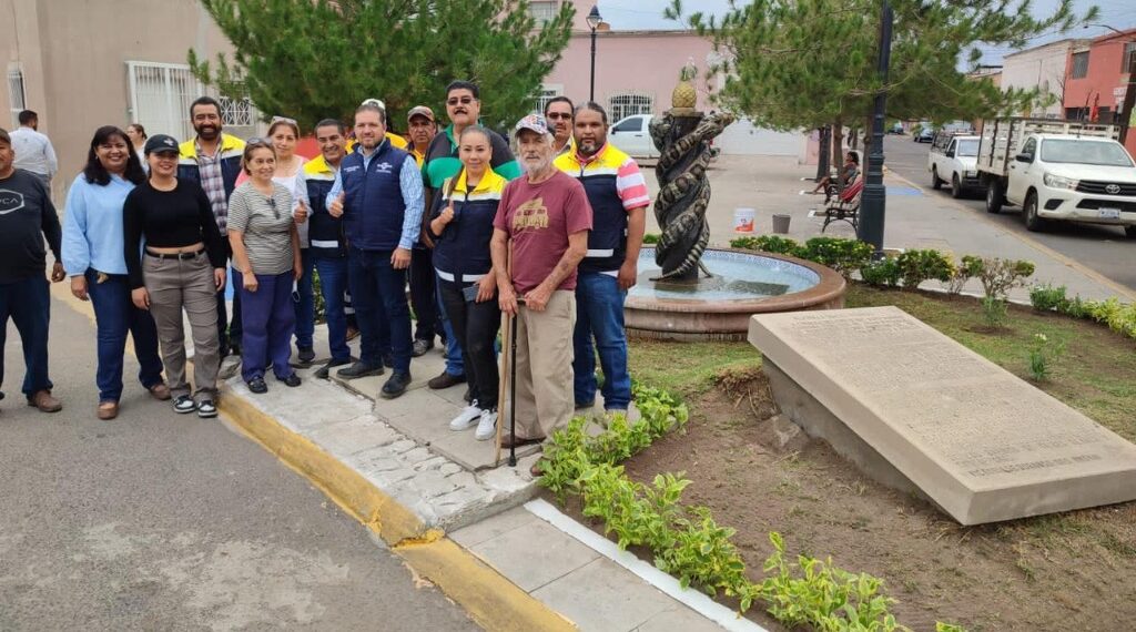 Más verdes, limpios y chulos los jardines y plazas de Durango: Toño Ochoa