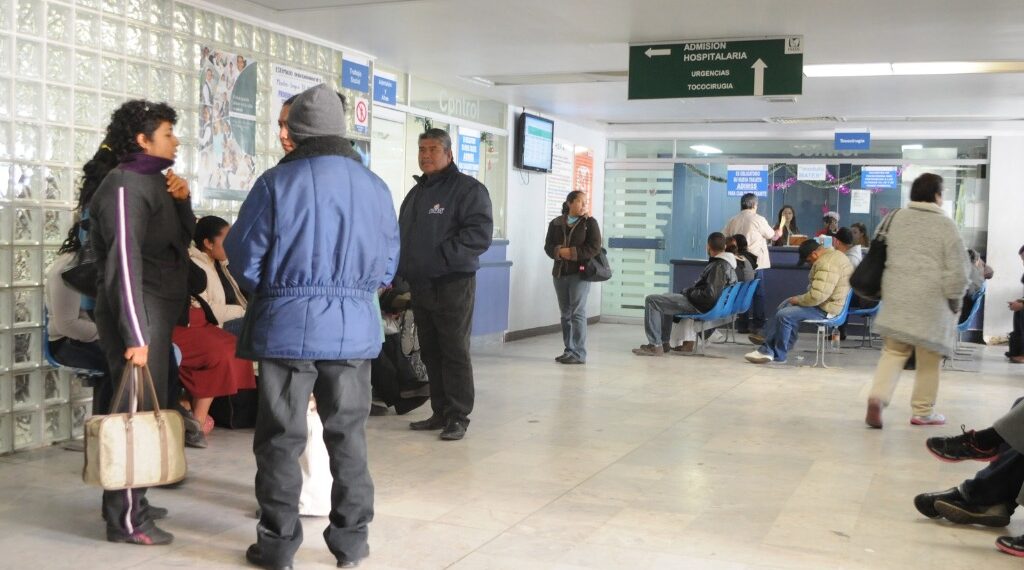 Buscan disminuir estancia hospitalaria en el IMSS para hacer espacio a pacientes de Urgencias