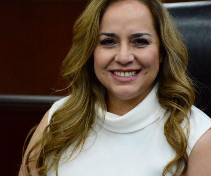 Congreso escucha y atiende la voz de la gente: Vero Pérez
