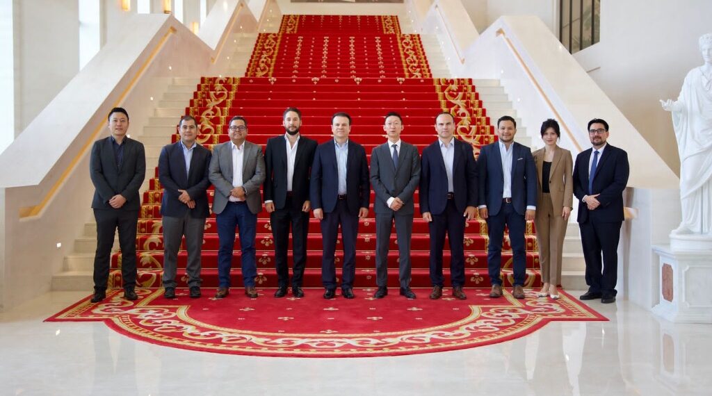 Construye Esteban alianzas tecnológicas con gigante chino Huawei; buscará traer a Durango Centro de Desarrollo e Innovación