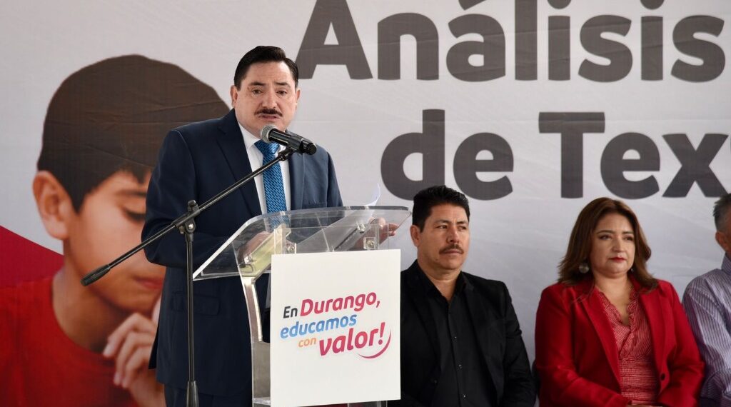 Analizan libros de texto en Durango; supervisores serán clave en el Programa Educativo