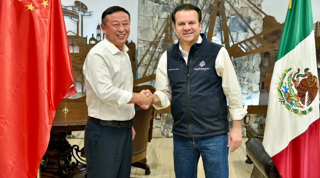 Comienza dar resultados gira de Esteban Villegas por China; empresa proveedora de TESLA busca instalarse en Durango