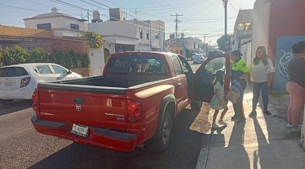 Disfrutan las familias de un regreso a clases en paz y tranquilo: Toño Ochoa