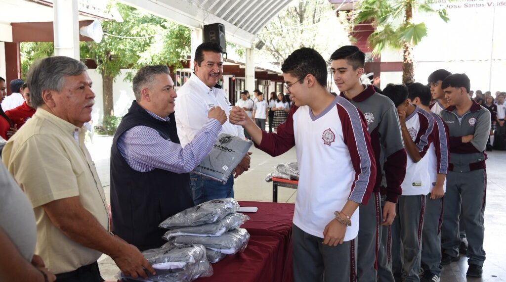 Con el Gobierno de Esteban, estudiantes tendrán equidad e igualdad con el regreso de los uniformes escolares