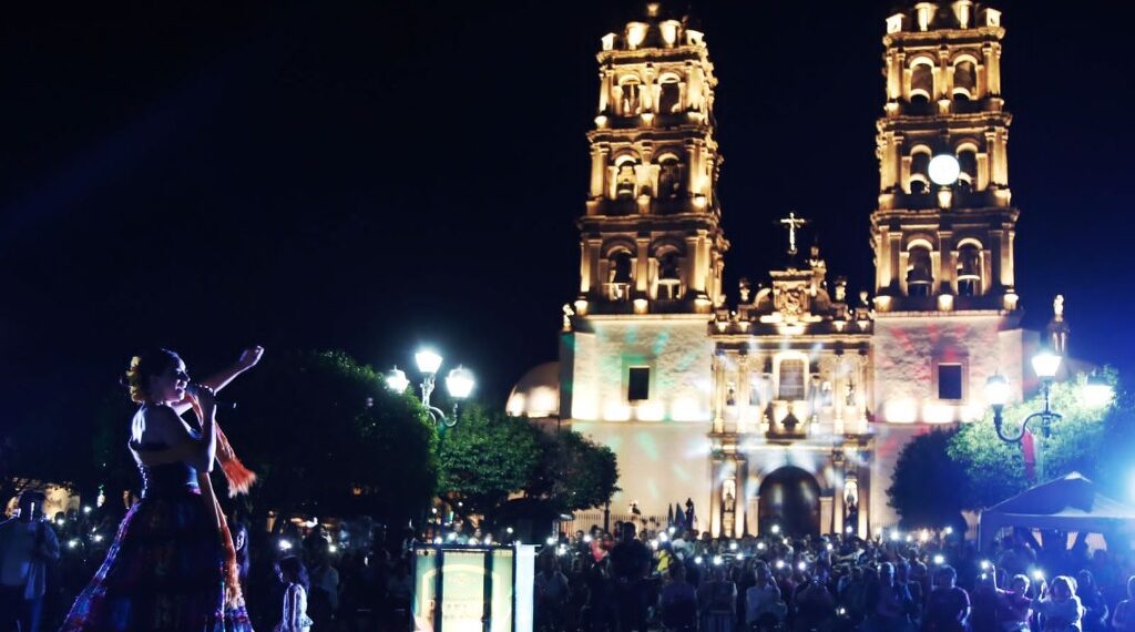 Más chulo y patrio Durango con su alumbrado de la Independencia: Toño Ochoa