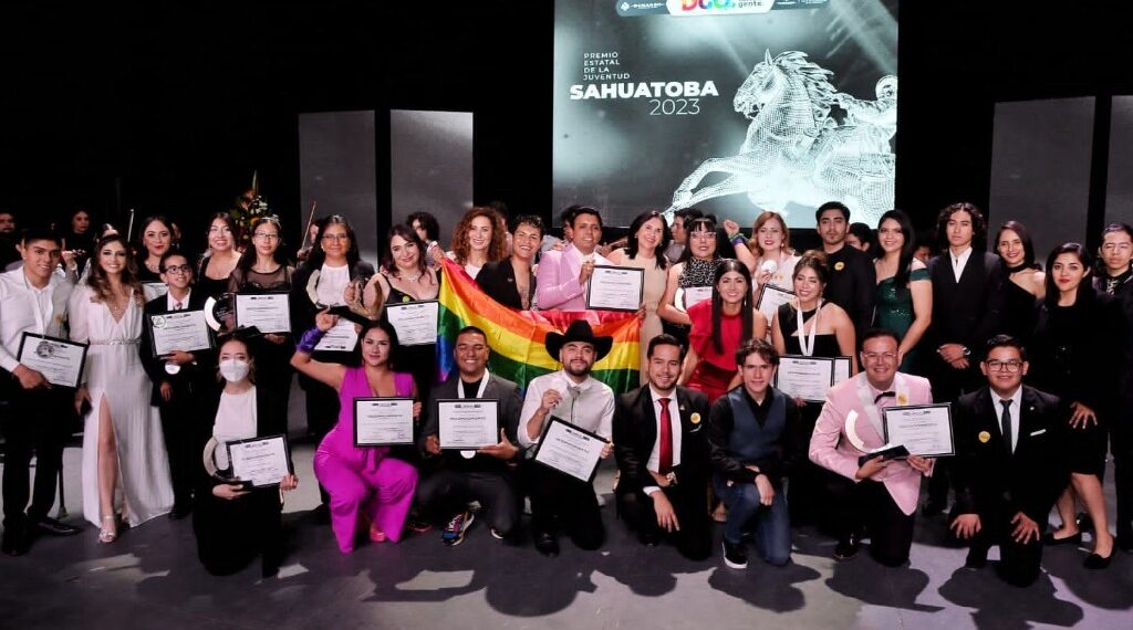 Con Esteban, regresa el Premio a la Juventud para galardonar talento, logros y dedicación de jóvenes