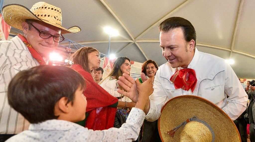 Invita Gobierno de Esteban a vivir en familia las fiestas patrias