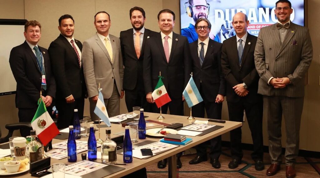Sin perder tiempo en su gira por EEUU, Esteban expande relación política y continúa con la atracción de inversiones para Durango