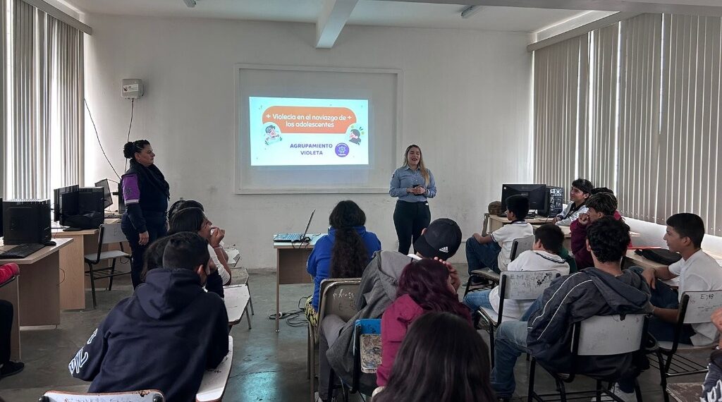 Agrupamiento Violeta imparte charla para prevenir la violencia en el noviazgo