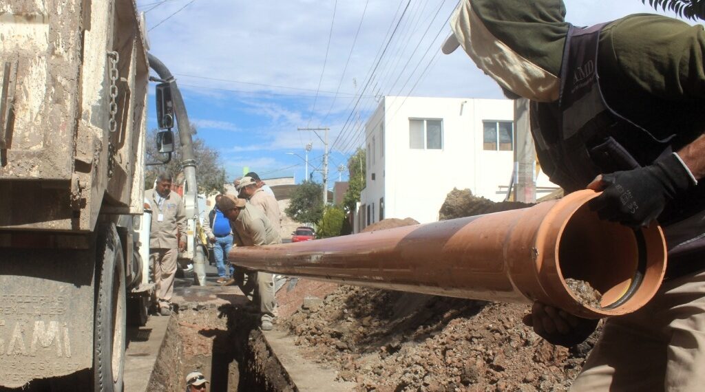 Viven mejor las familias de la Antonio Ramírez con las obras hidráulicas de Toño Ochoa