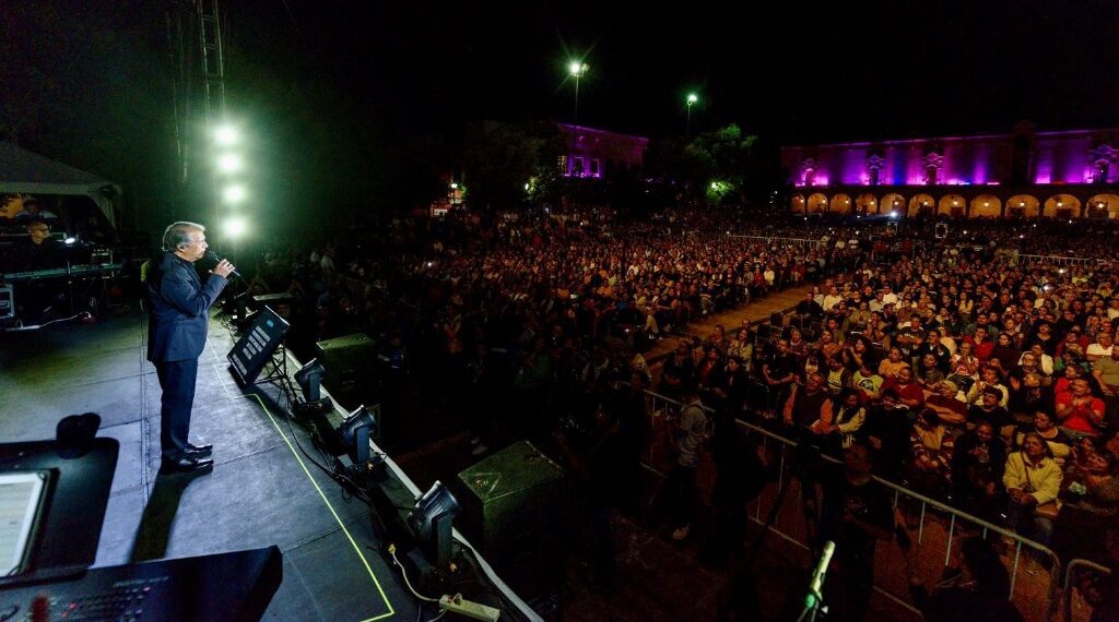 Enamora Napoleón a Durango en Festival Revueltas 2023