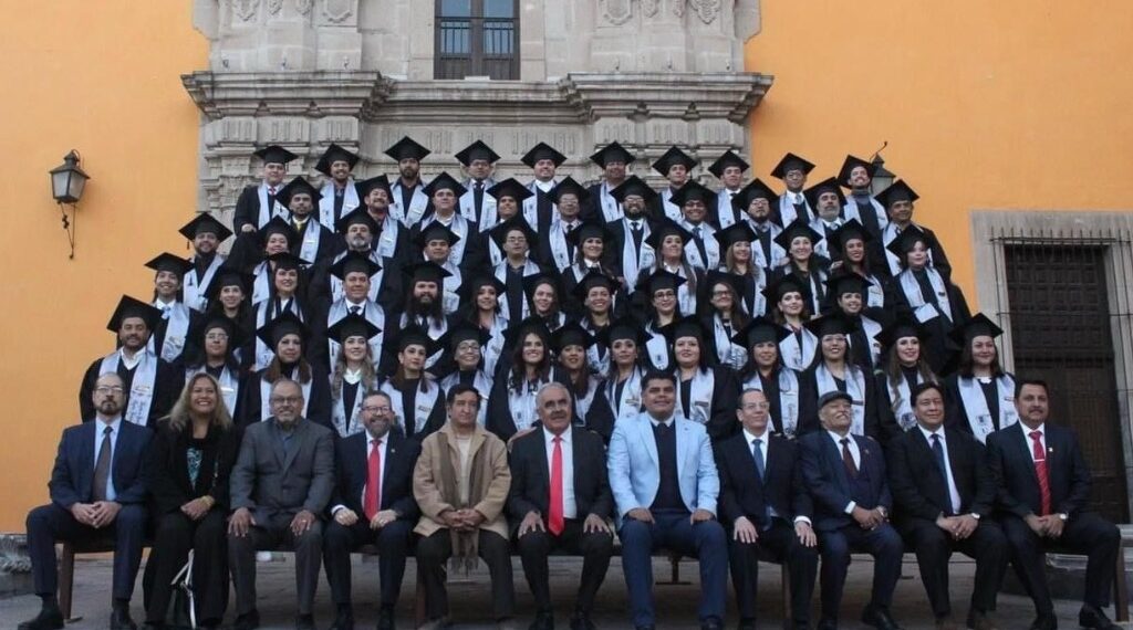 La UJED celebró la cuarta edición de la ceremonia de graduados de los posgrados universitarios
