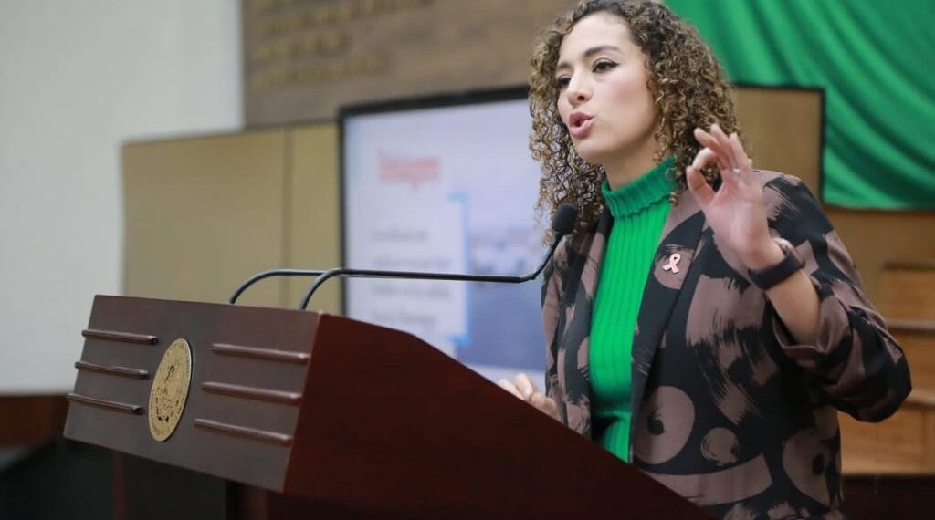 Presenta Gaby Hernández iniciativa para regular lotes baldíos