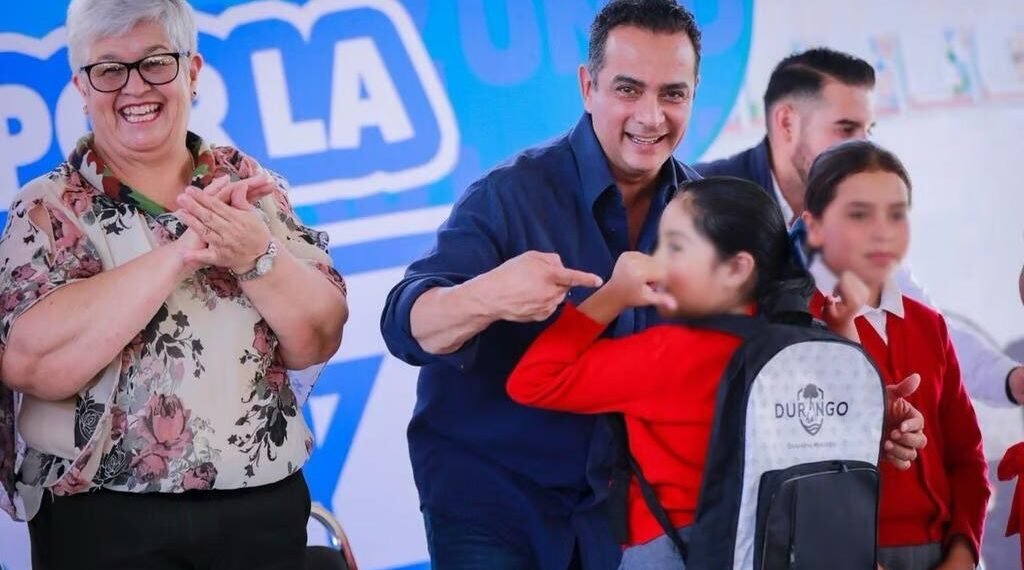 Con las mochulas se cumplen más sueños de la niñez duranguense: Toño Ochoa