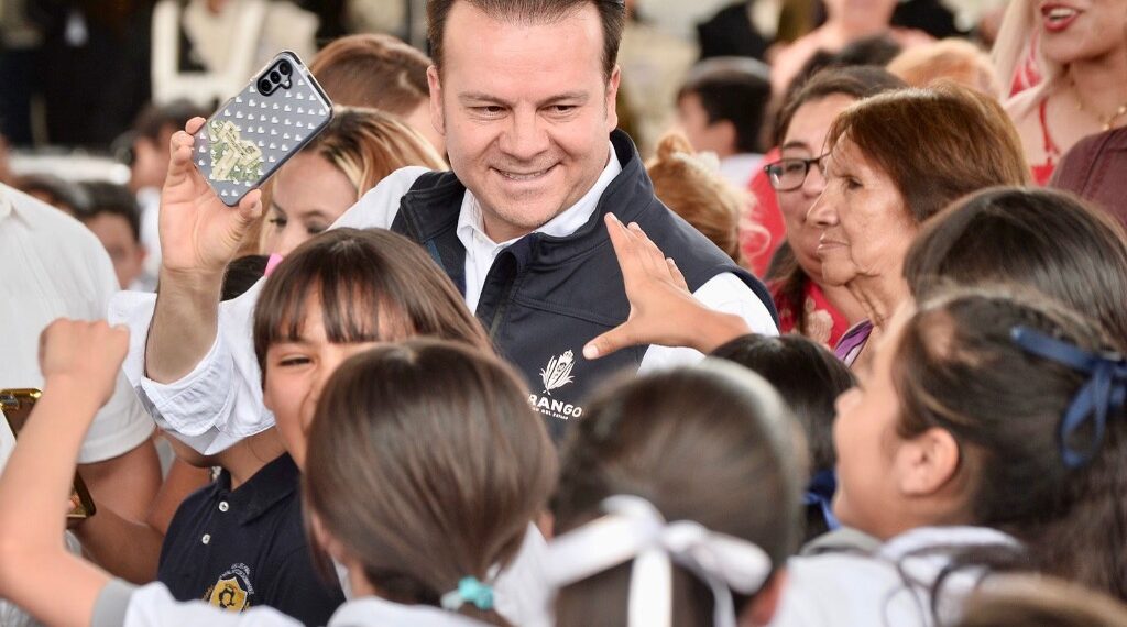 Con Aulas Virtuales y Capacitación, Gobierno de Esteban brinda mejores herramientas a maestros para educar niños