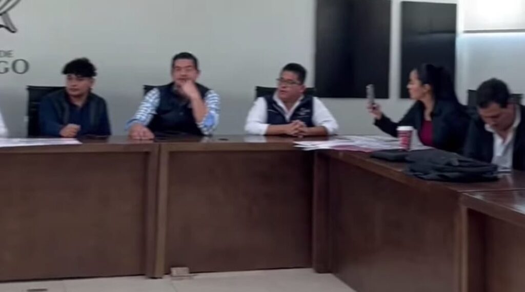 Para diciembre, entrega de becas municipales