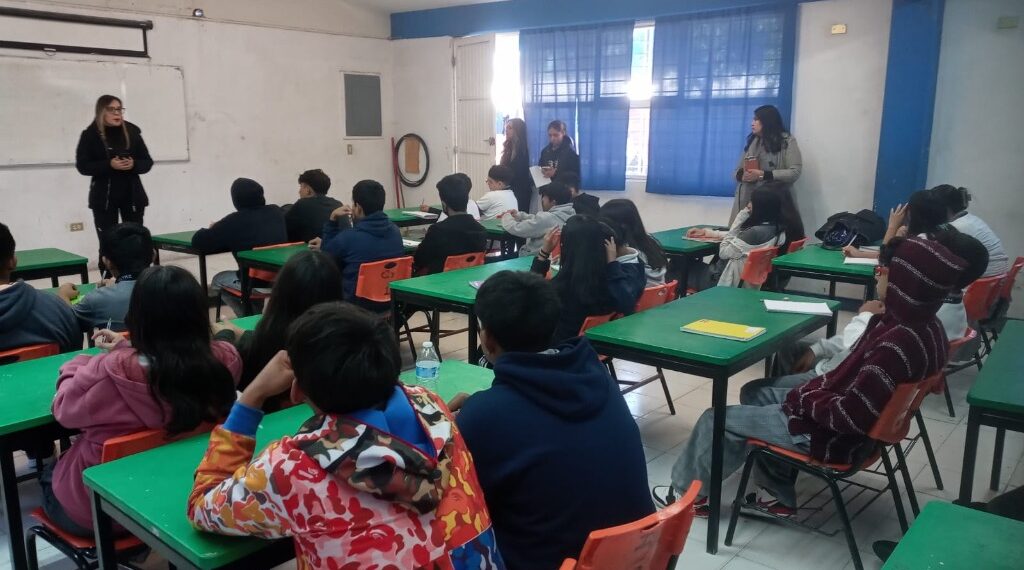 Brinda Ayuntamiento a estudiantes, pláticas sobre depresión
