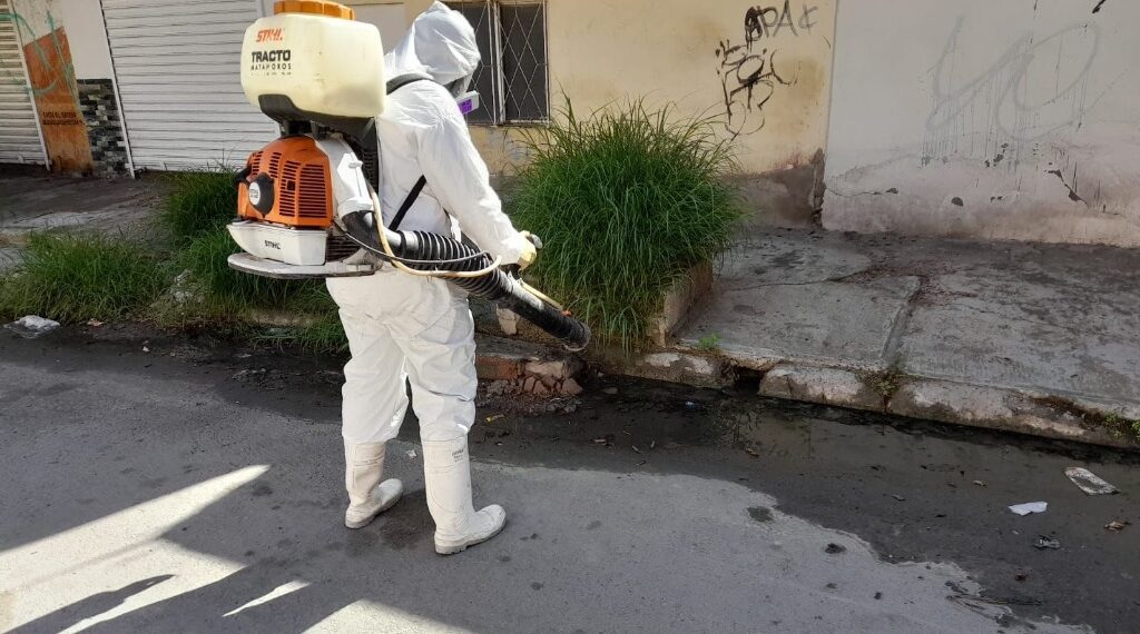 Alertan en Gómez Palacio sobre falsos trabajadores municipales que fumigan viviendas