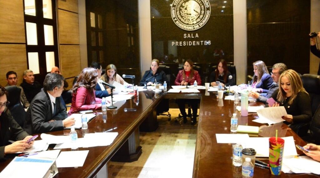 Se revisan otras 9 leyes de ingresos