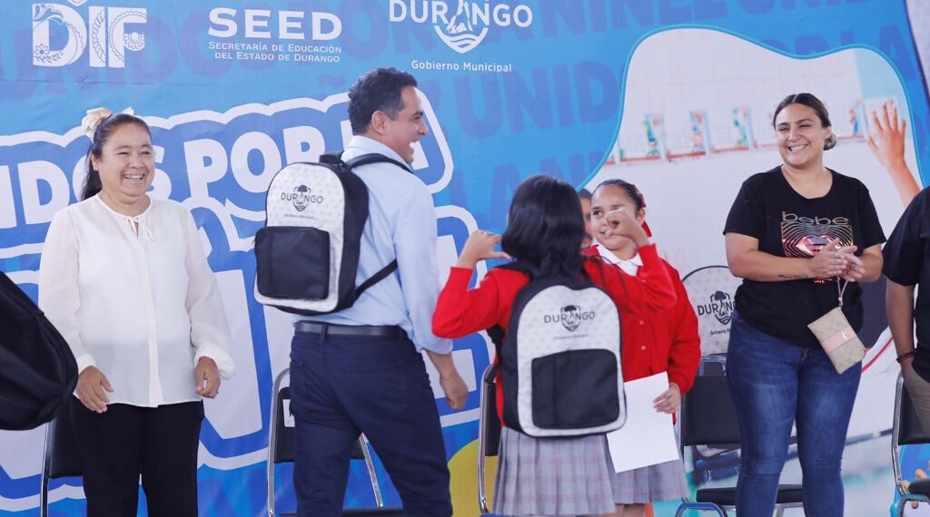 Rinde frutos nuestro impulso a la educación y salud de la gran familia: Toño Ochoa