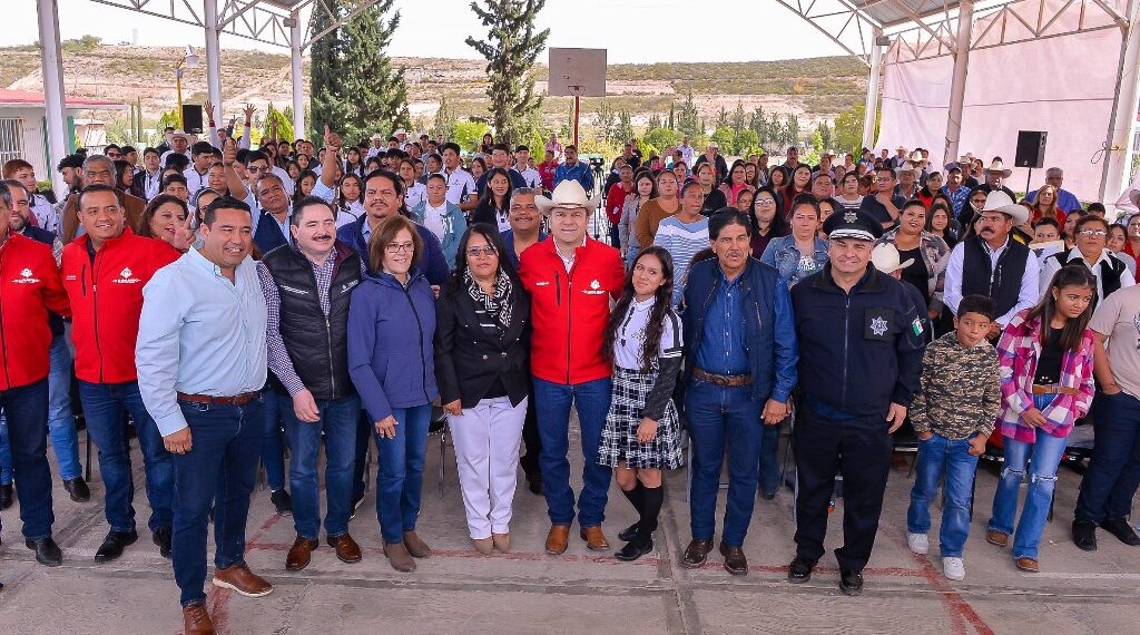 “San Luis del Cordero tiene gobernador amigo”; Esteban les lleva acciones hidráulicas, educativas, piso firme, bordos de abrevadero y equipo policial