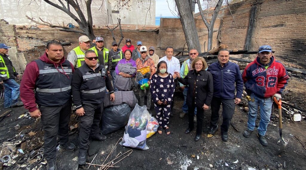 Apoya gobierno de Esteban a familia afectada por incendio en su vivienda