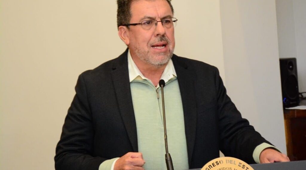 Pide Ricardo López terminar competencia desleal en precio de la madera
