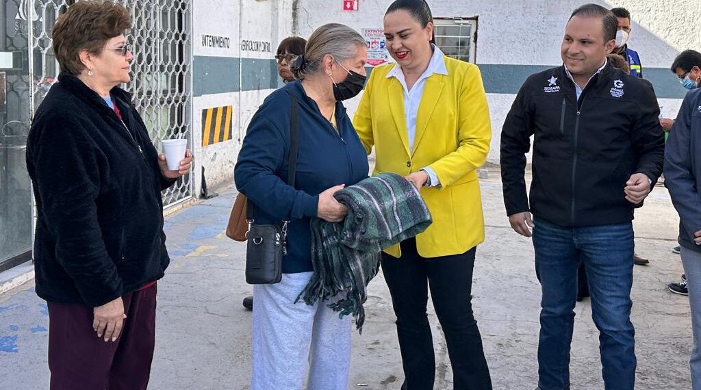 DIF Gómez Palacio y Sideapa unen esfuerzos para beneficiar a los adultos mayores