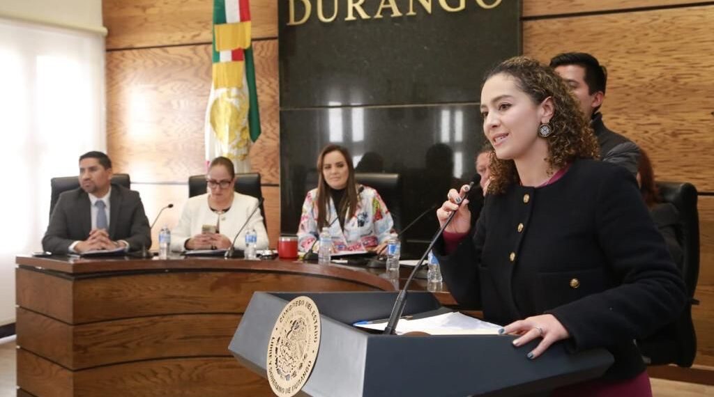 Con hechos, Esteban cambia la vida de los duranguenses: Gaby Hernández