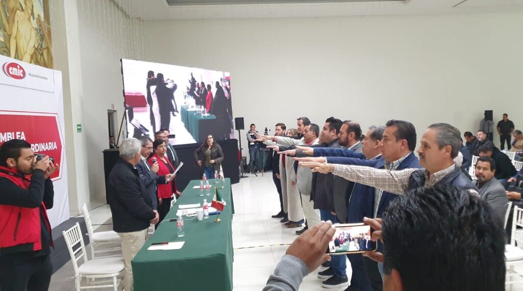 El ingeniero Francisco Salazar Mendía es el nuevo Presidente de la CMIC en Durango, tras obtener 616 de los 1,082 votos válidos emitidos.