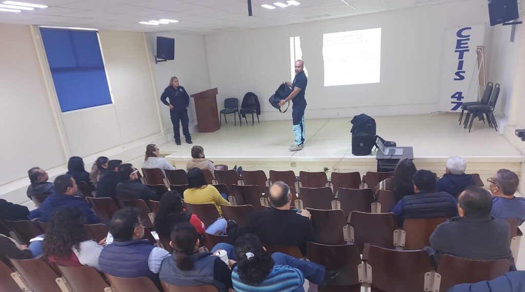 Imparte Seguridad Pública taller de “Prevención de Armas en Escuelas” a maestros y directivos de escuela preparatoria