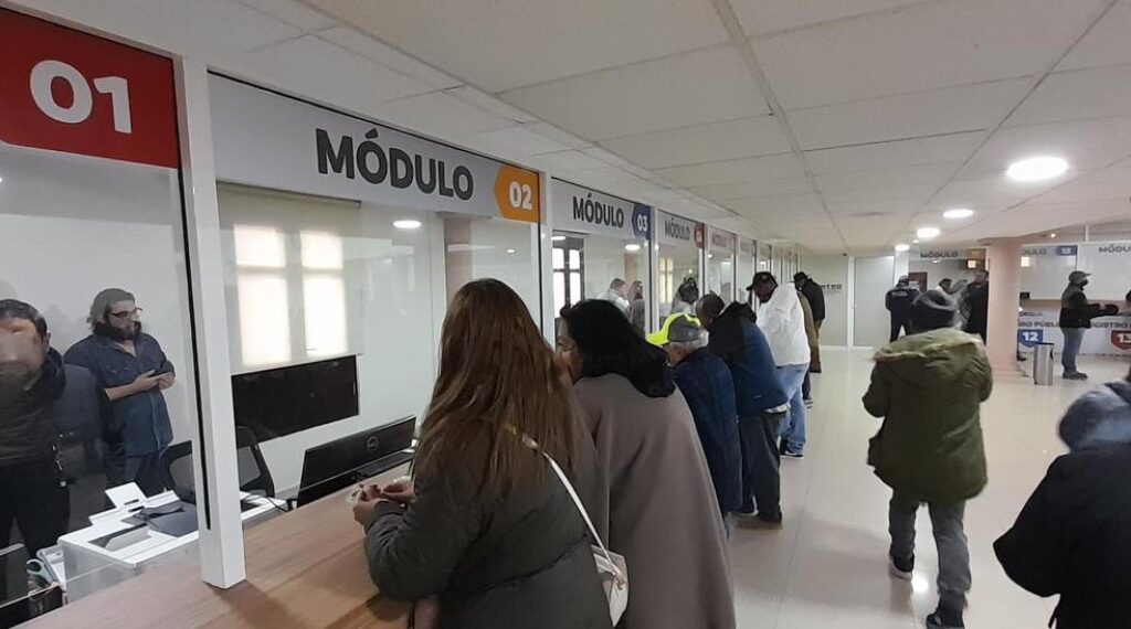 Transportistas tendrán prórroga de descuento hasta febrero, tras fallas en el sistema