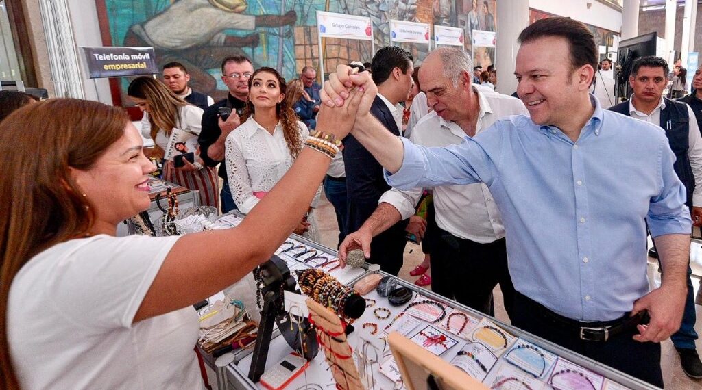Gobierno de Esteban fortalece la economía local; convoca a empresas a formar parte de la proveeduría de tiendas Walmart