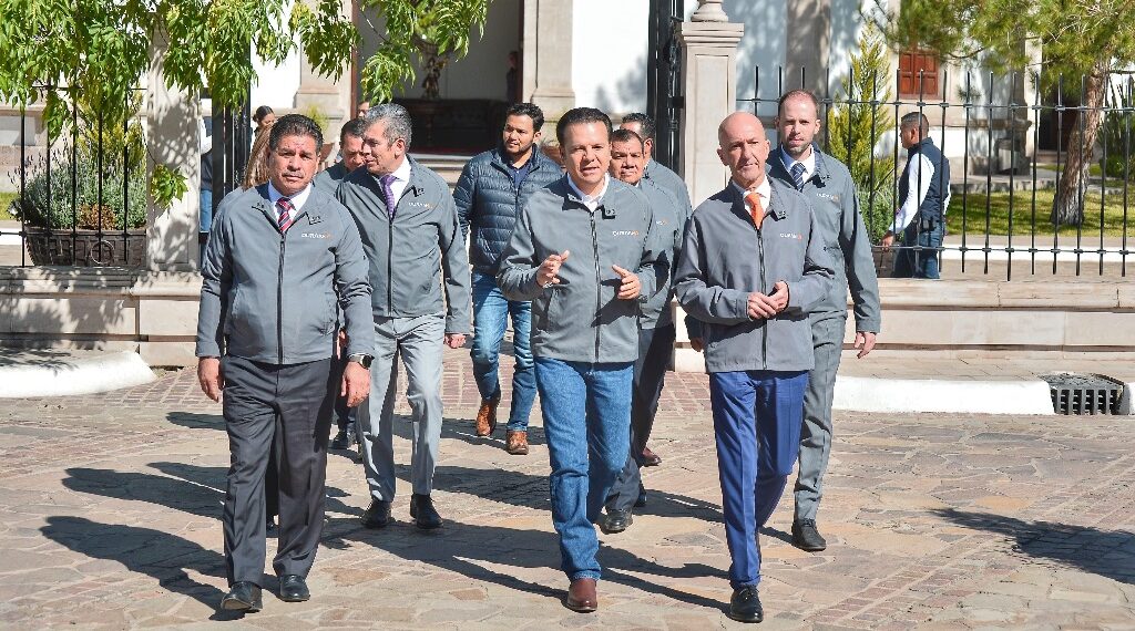 Empresa española confía en la visión de Esteban hacia el futuro, la tecnología y mano de obra de Durango