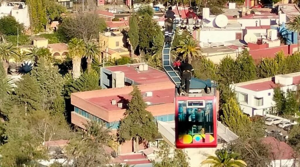 Inicia Gobierno de Esteban mantenimiento intensivo del Teleférico