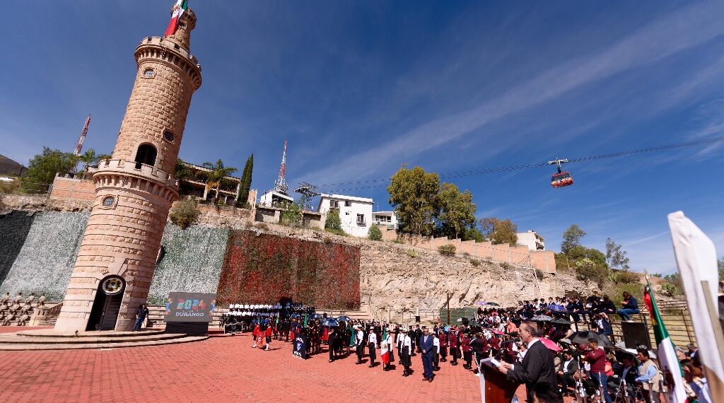 Conmemora Gobierno de Esteban 84 aniversario del Día de la Bandera
