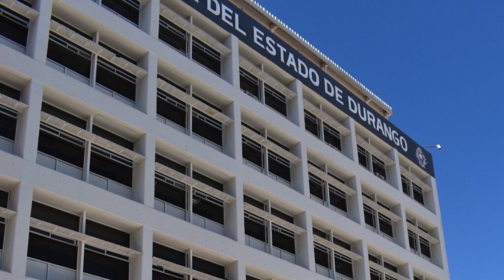 Persona que falleció al enfrentarse con Policías Estatales trasladaba cinco indocumentados