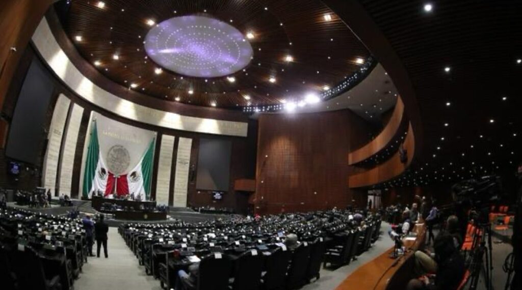 Acusan a Morena de paralizar discusión de la reducción de jornada laboral