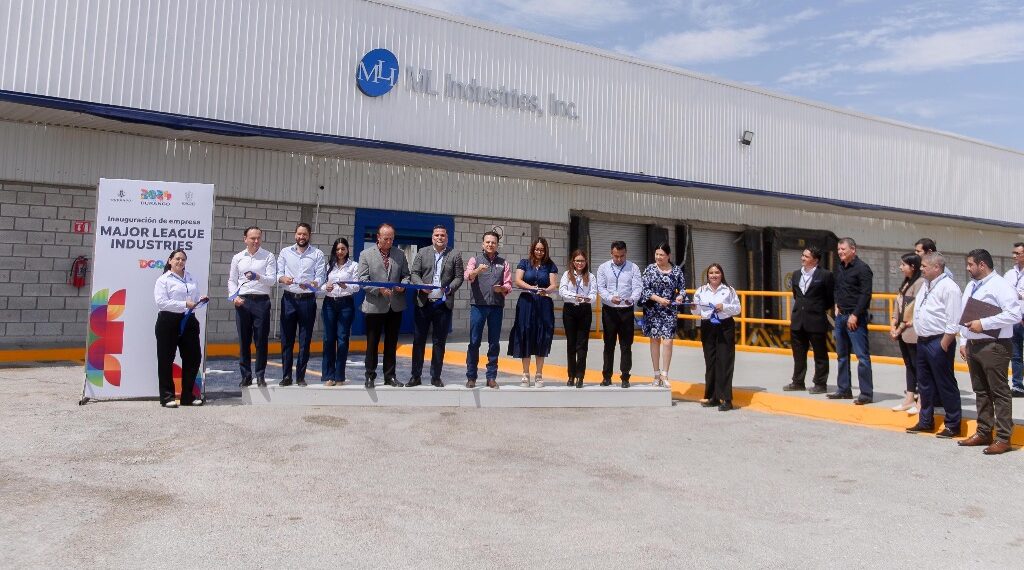 Esteban sigue inaugurando empresas.