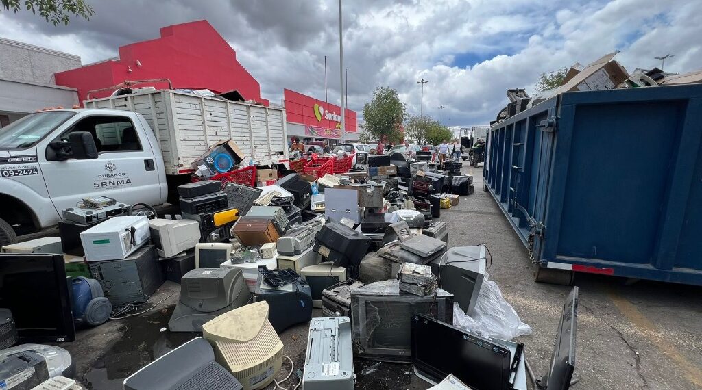 Cambian basura electrónica por arbolitos; Gobierno de Esteban lleva a cabo el “Reciclatón 2024”