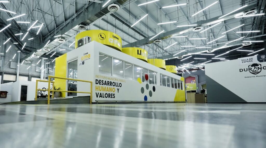 Desarrollo integral de la gran familia duranguense con el INDEHVAL: Toño Ochoa