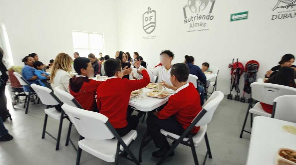 ¡Nutriendo almas en los comedores comunitarios vamos camino al campeonato!