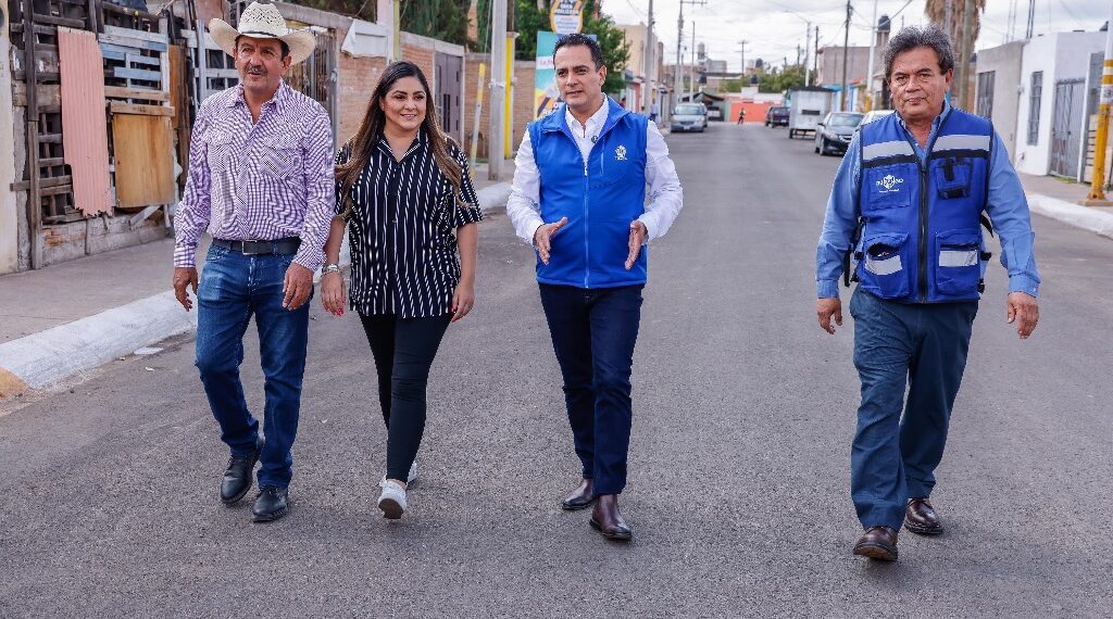 Al millón y a la delantera en pavimentación: Toño Ochoa